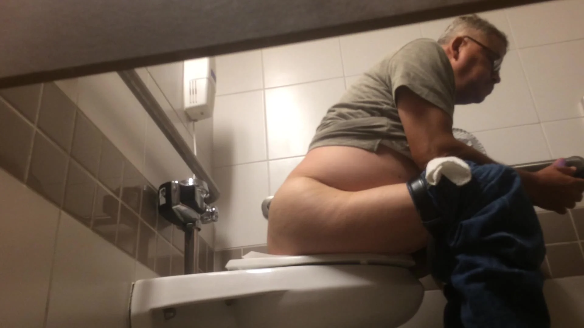 Spy Cam In Public Toilet Video 4